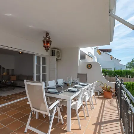 Sea View 4 Bdrm Townhouse W Pool & Cinema