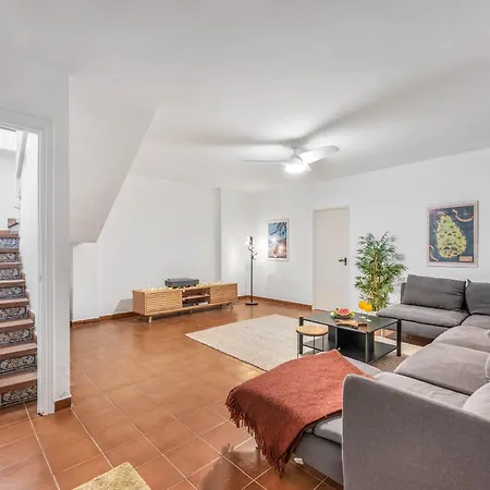 Sea View 4 Bdrm Townhouse W Pool & Cinema * Marbellac